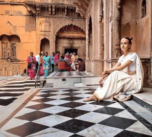 Family Tribute: Blessings of Braj & Beauty of Taj